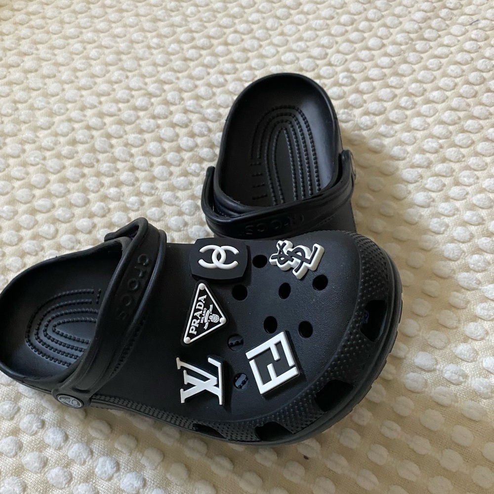 Crocs - Picture 2 of 3